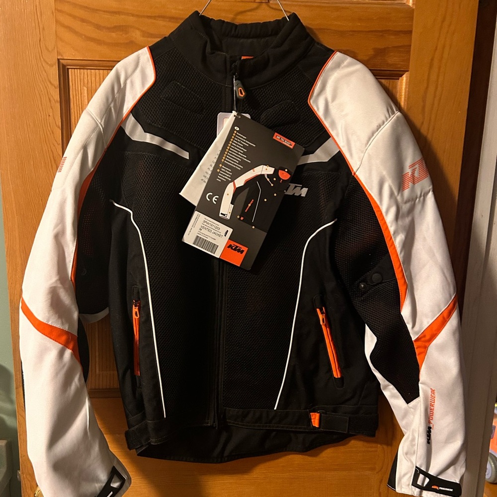 Black and White Performance Motorcycle Jacket with Protective Padding